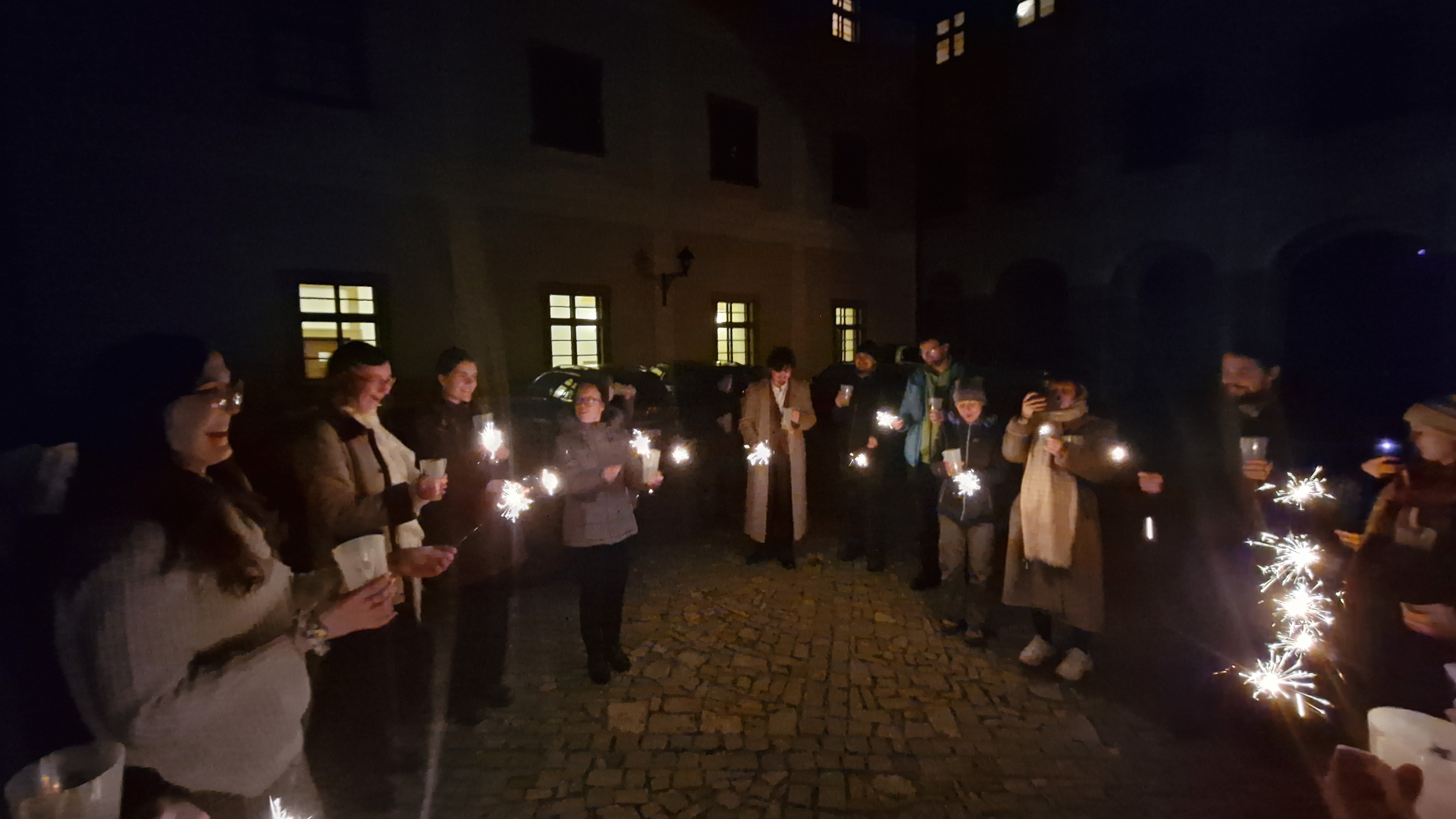 KAK Salaš v noci s prskavkami